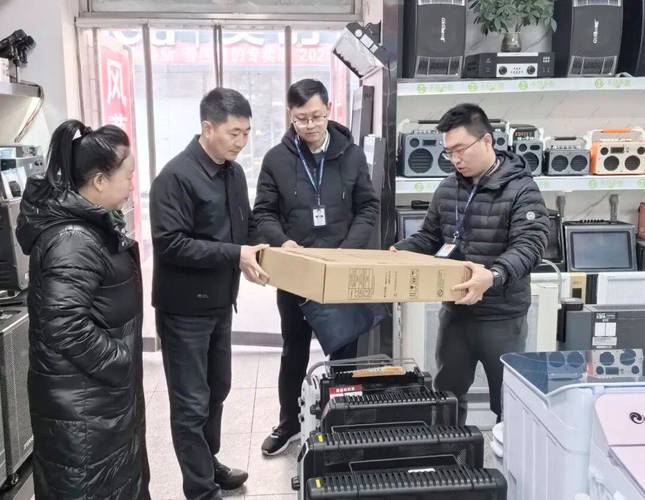 執(zhí)法人員深入批發(fā)市場(chǎng),商場(chǎng)超市,小五金店等經(jīng)營主體,開展全面細(xì)致的